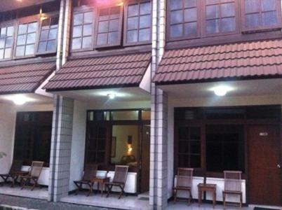 Hotel Surya Indah Salatiga Exteriör bild