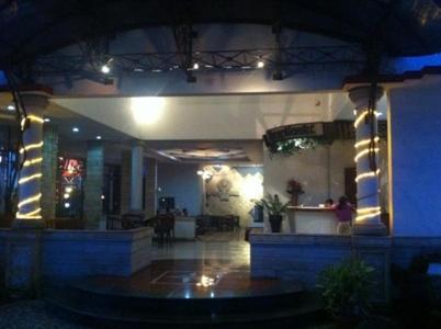 Hotel Surya Indah Salatiga Exteriör bild